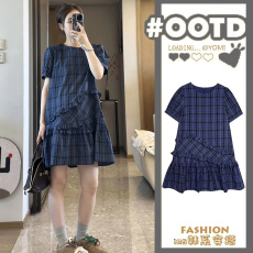 批发孕妇宽松<b class='q'>连衣裙</b>不规则荷叶边百搭格子长裙气质休闲