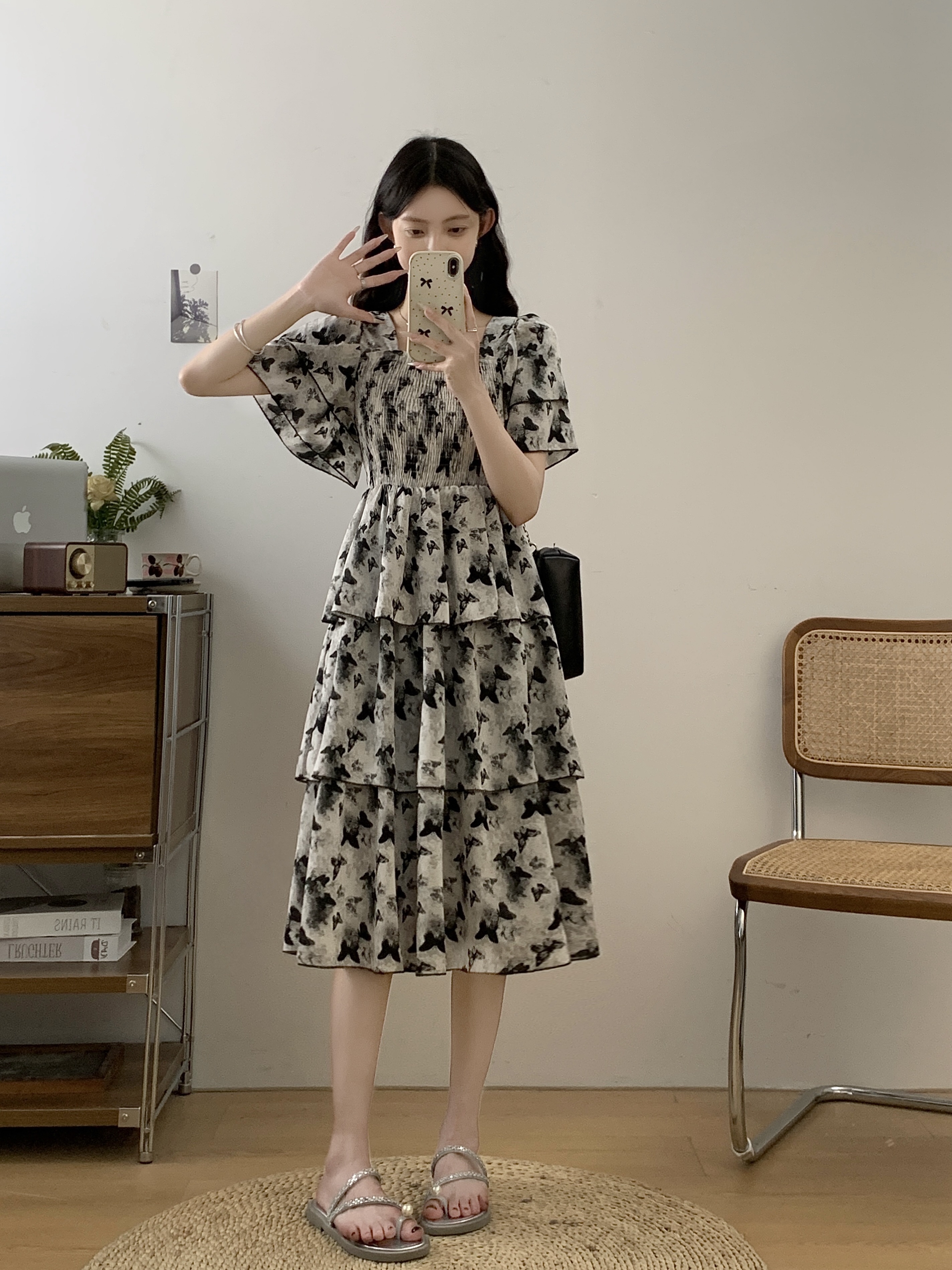 실사 빅 사이즈 여성 의류 2026 여름 지방 mm 품격 광장 칼라 표지 배 슬림해 보이는 프랑스식 꽃무늬 치마 드레스