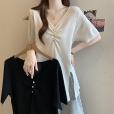 批发实拍~大码设计感开叉V领短袖<b class='q'>针织衫</b><b class='q'>女</b>夏胖mm显瘦遮肚收腰冰丝上衣