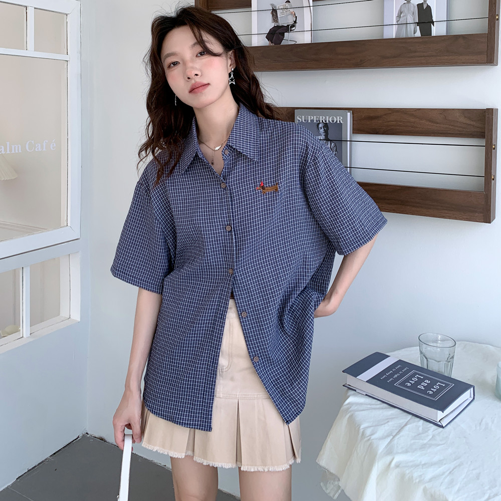 실사 루즈핏 폴로 칼라 자수 체크무늬 여성 셔츠 여름 새로운 반팔 맨위 다용도 miu 부서 셔츠