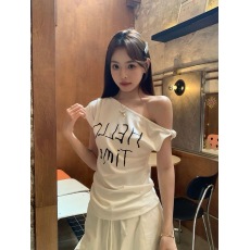 批发甜酷辣妹个性<b class='q'>街头</b>字母印花扭结宽松斜肩T恤女夏chic白色短袖上衣
