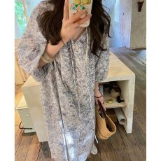批发已出货 韩版V领泡泡袖碎花<b class='q'>连衣裙</b>女夏季小众七分袖衬衫式宽松