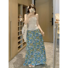 批发实拍~大码<b class='q'>女装</b>设计感挂脖抹胸上衣长款绑带碎花半身裙两件套