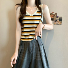 批发实拍实价 新版韩风设计感多巴胺拼色条纹吊带针织衫