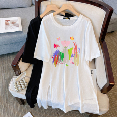 批发120-350斤加大码女装中长款小众T恤女士夏季新款微胖mm开叉上衣