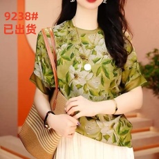 批发复古繁花夏季新款高级感洋气时尚百搭显瘦短袖圆领<b class='q'>上衣</b>