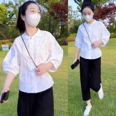 批发法式白色<b class='q'>波点</b>立领七分袖<b class='q'>衬衫</b>女春夏新款小个子温柔风独特休闲<b class='q'>衬衣</b>