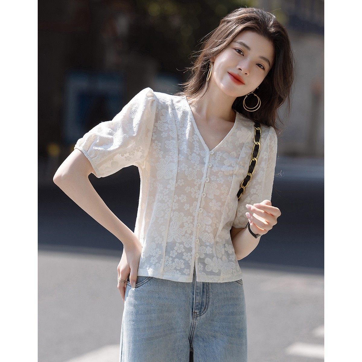 FA31530# 夏季法式V领橡筋泡泡袖开衫提花针织衬衣女装上衣 服裝批發女裝批發服飾貨源