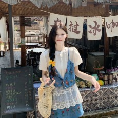 批发实拍实价 新款<b class='q'>蕾丝</b>拼接碎花马甲衬衫+<b class='q'>半身裙</b>两件套