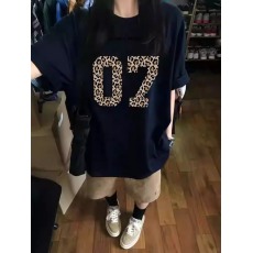 批发21支纯棉210克100%棉<b class='q'>短袖</b><b class='q'>T</b><b class='q'>恤</b>女宽松豹纹印花数字