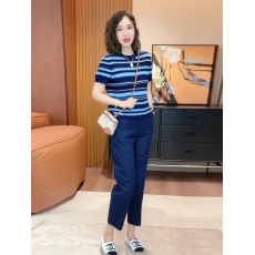 批发减龄穿搭一整套休闲运动套<b class='q'>装</b>夏季蓝色条纹针织<b class='q'>短袖</b>直筒<b class='q'>裤</b>两件套女