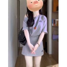 批发夏季露肩休闲运动服套装女收腰短袖<b class='q'>上衣</b>包臀短裙氛围感穿搭两件套