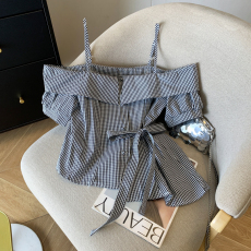 批发实拍 韩系甜辣一字肩吊带衬衫女<b class='q'>设计</b>感小众不规则收腰短款小衫