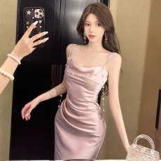 批发实拍法式高级感缎面吊带连衣裙女2025名媛气质收腰显瘦超仙<b class='q'>长裙</b>