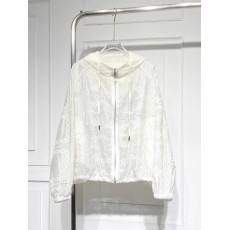 批发<b class='q'>品牌</b>清货<b class='q'>折扣</b>商场专柜撤柜女装清仓连帽天丝薄款镂空刺绣短外套