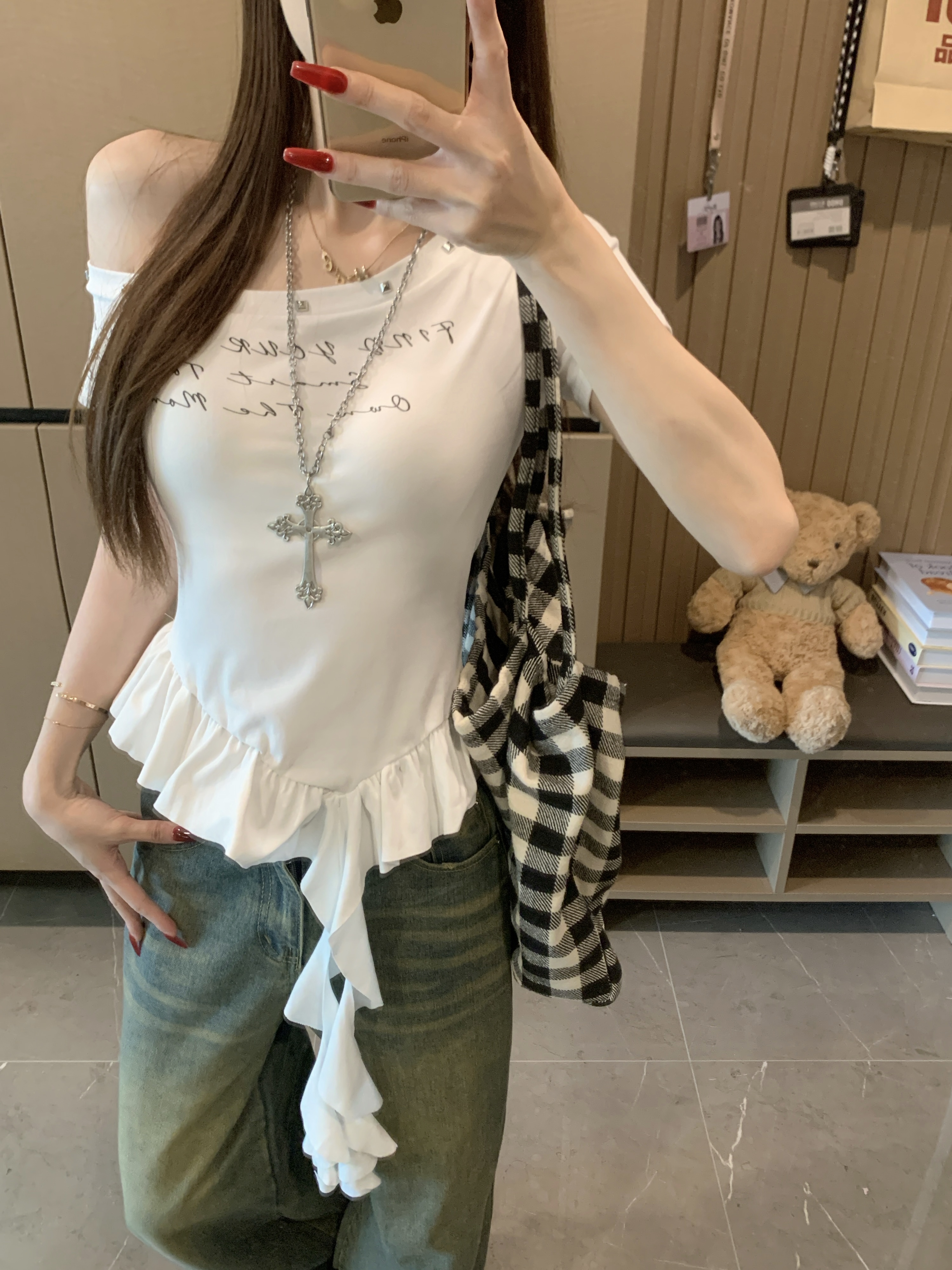 실사 정가 오프숄더 반팔 티셔츠 여성 여름 디자인 센스 불규칙 프릴 오프숄더 달콤한 핫걸 맨위