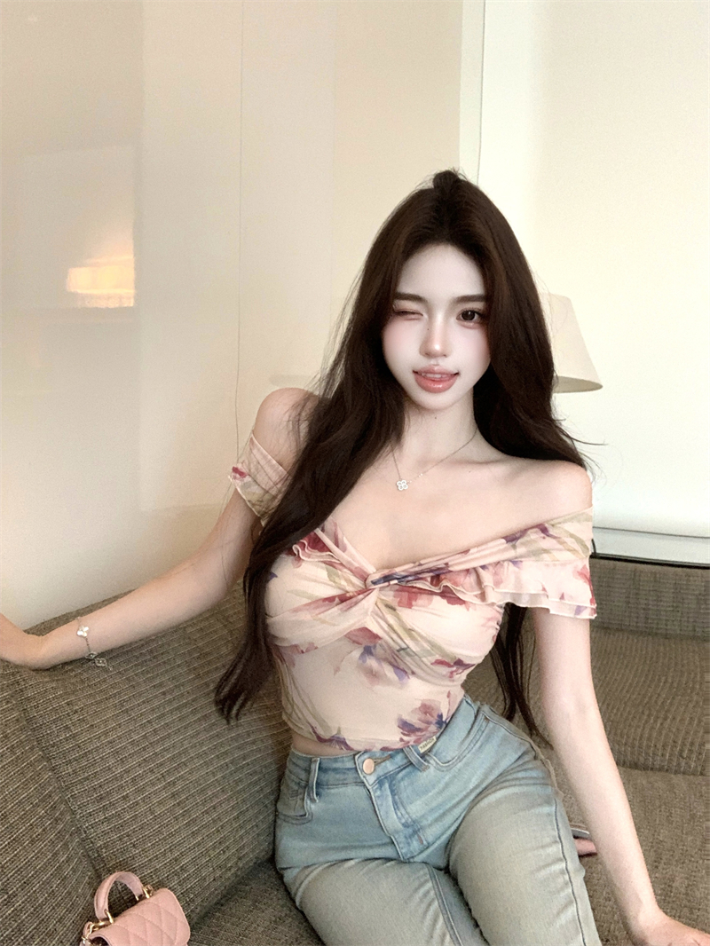 실사 정가 부드러운 순수한 욕망 섹시함 V넥 오프숄더 망사 맨위 디자인 센스 몸매 가꾸기 프릴 쇼트 스타일 티셔츠