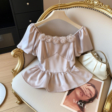 批发实拍 纯欲风方领露锁骨拼接收腰显瘦荷叶边甜美套头<b class='q'>真丝</b>短款T恤女