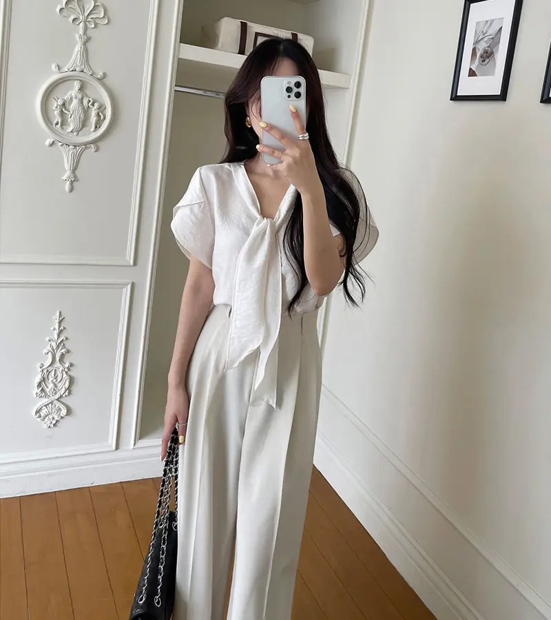 프렌치 스타일 V넥 러플 소매 블라우스 상세 이미지 4