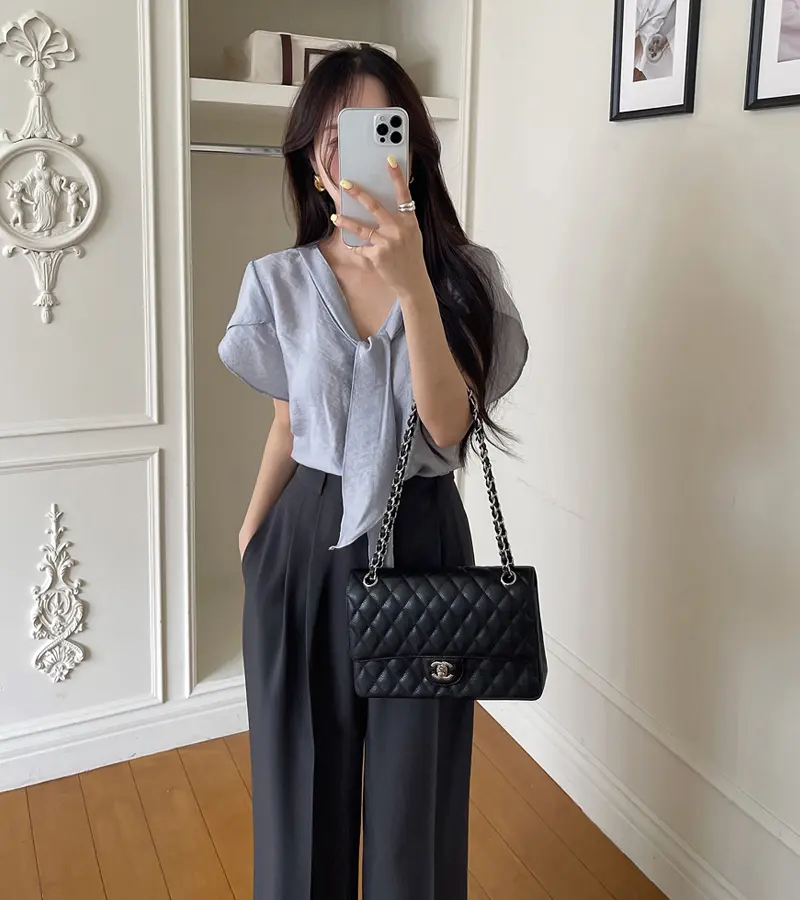 프렌치 스타일 V넥 러플 소매 블라우스 상세 이미지 13