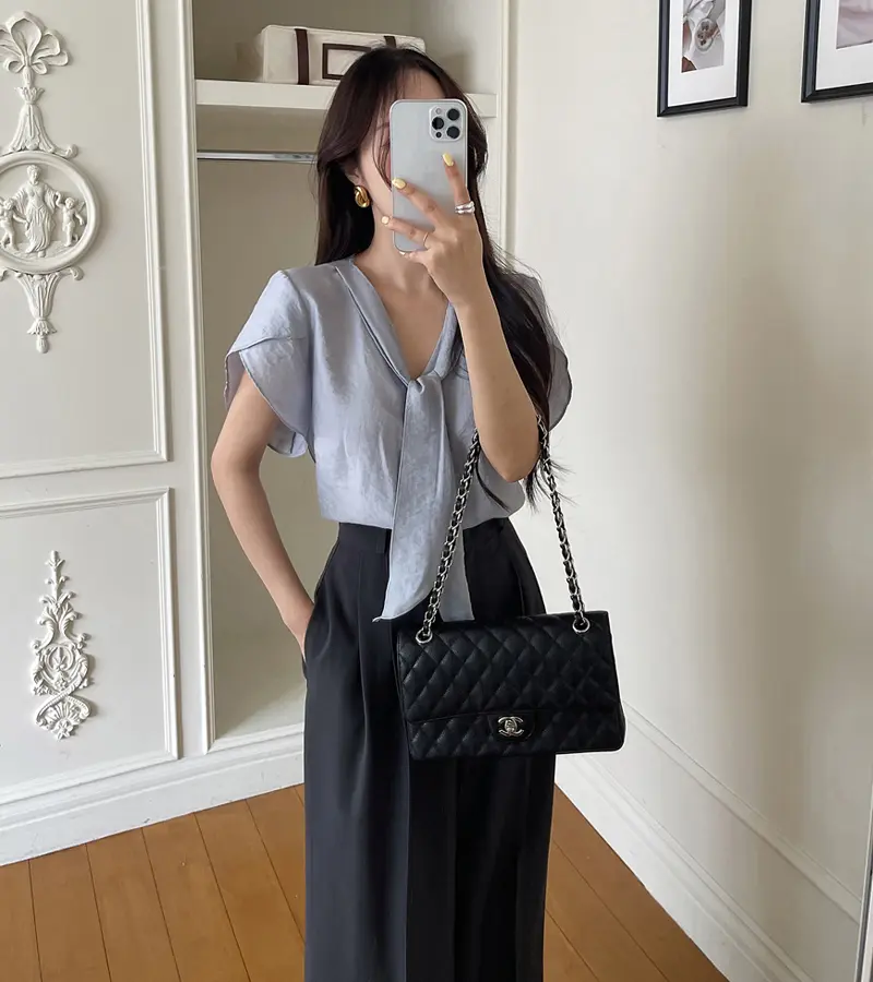 프렌치 스타일 V넥 러플 소매 블라우스 상세 이미지 15