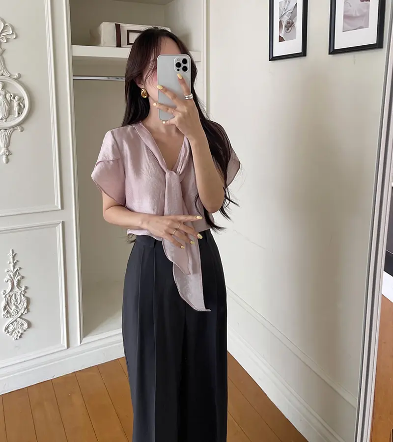 프렌치 스타일 V넥 러플 소매 블라우스 상세 이미지 25