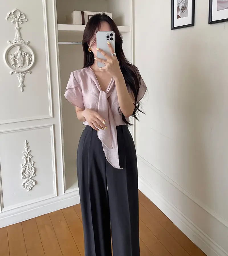 프렌치 스타일 V넥 러플 소매 블라우스 상세 이미지 26