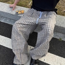批发夏季2025新款男士百搭休闲裤<b class='q'>韩版</b>肌理感青少年潮流休闲直筒格子裤