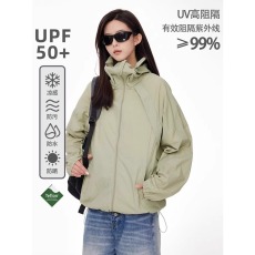 批发户外冲锋骑行剪裁防晒衣服<b class='q'>女</b>夏季透气薄款运动宽松连帽<b class='q'>夹克</b>外套潮