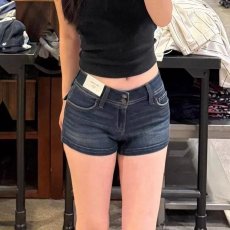 批发2025年新款夏季<b class='q'>欧美</b>风辣妹女装显瘦紧身大码胖mm牛仔<b class='q'>裤</b>短<b class='q'>裤</b>热<b class='q'>裤</b>子
