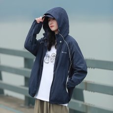 批发夏季薄款户外登山时尚防晒服<b class='q'>男</b>女小众设计感拼接撞色印花潮牌外套