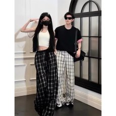 批发流行文艺潮流2025夏季新款复古格子<b class='q'>设计</b>男女同款休闲裤气质慵懒潮