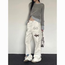 批发潮牌痞帅炸街裤子设计感高级刺绣白色<b class='q'>牛仔裤</b>男cleanfit微喇直筒裤