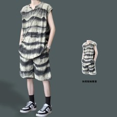 批发不规则条纹破洞宽松无袖<b class='q'>t</b><b class='q'>恤</b>青少年<b class='q'>男生</b>酷帅穿搭夏季背心短裤套装