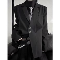 批发2025新款春秋季小众垫肩短款小西装外套男士高级感休闲宽松西服男