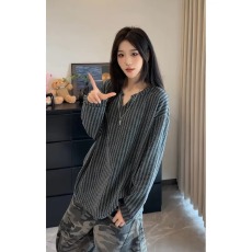 批发鱼骨纹v领长袖<b class='q'>t</b><b class='q'>恤</b>男秋季黑白拼色条纹打底衫松弛感宽松情侣上衣潮