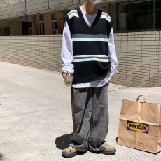 批发春秋新韩版复古渐变黑白条高级感落肩无袖针织背心<b class='q'>男士</b>宽松潮日系