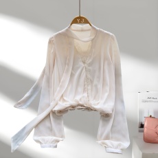 批发欧洲站轻奢氛围感V领挂脖飘带灯笼袖雪纺衬衫女秋季法式甜美蕾丝拼接上衣潮
