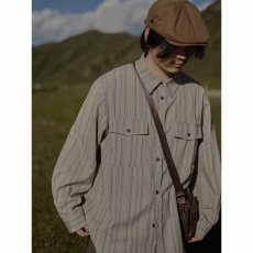 批发中性风秋季条纹衬<b class='q'>衫</b>男长袖叠穿<b class='q'>寸</b><b class='q'>衫</b>日系复古秋天宽松休闲情侣衬<b class='q'>衣</b>