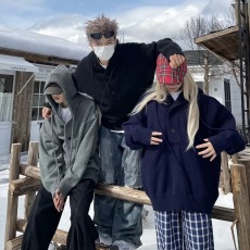 批发2025秋冬男士毛衣宽松连帽套头纯色毛线衣青年针织衫高级感外穿