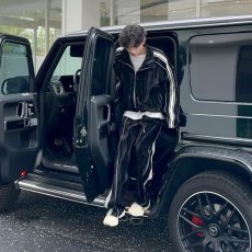 批发秋冬季开衫<b class='q'>外套</b>两件套<b class='q'>男</b>小众拼色条纹设计感<b class='q'>休闲</b>网红运动套装潮