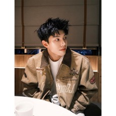 批发美式飞行员<b class='q'>夹克</b>男春秋2025新款翻领宽松休闲帅气<b class='q'>男士</b><b class='q'>外套</b>百搭