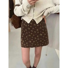 批发2025年秋季新款韩版复古小<b class='q'>清新</b>碎花灯芯绒包臀短裙高腰a字半身裙