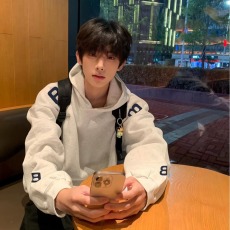 批发<b class='q'>潮牌</b>美式刺绣连帽重磅<b class='q'>卫衣</b>男士秋冬新款百搭宽松休闲情侣帽衫