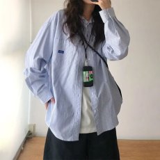 批发蓝色条纹衬衫女<b class='q'>日系</b>春秋设计感小众内搭打底衬衣长袖上衣外套
