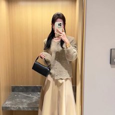 批发圆领针织开衫外搭洋气2025年秋季新款小众内搭设计感毛衣外套<b class='q'>日系</b>