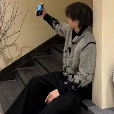 批发秋冬小众设计感中式翠竹开衫毛衣男2024新款<b class='q'>情侣</b><b class='q'>v领</b>针织<b class='q'>外套</b>