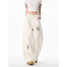 批发2025<b class='q'>秋</b>冬新款白色小雏菊彩绘印花弯刀牛仔裤女美式口袋解构阔腿裤