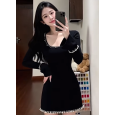 批发气质钉珠黑色长袖修身针织连衣裙女2025秋冬季千金风修身A字短裙