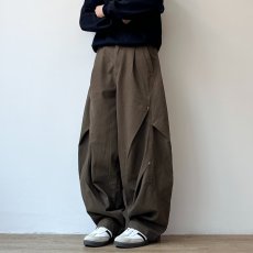 批发美式立体褶皱<b class='q'>设计</b>伞兵裤男女潮流老钱风宽松直筒微喇阔腿休闲裤